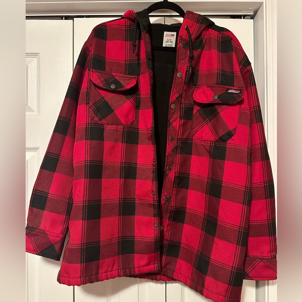 Genuine Dickies fleece lined shirt/jacket large 42/44. Red & black plaid.